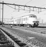 170706 Afbeelding van het electrische treinstel nr. 431 (Plan V, mat. 1964) van de N.S. tijdens de presentatie van de ...